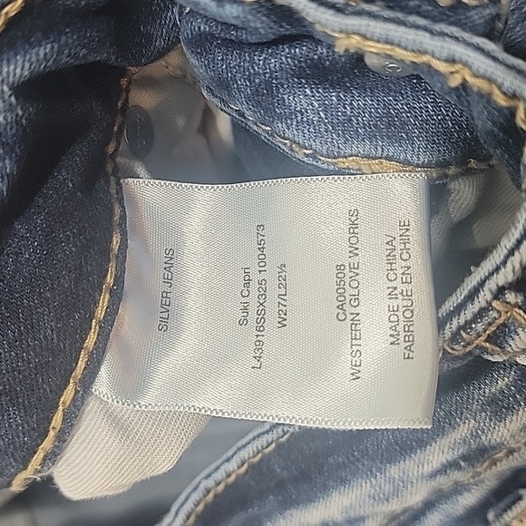 Silver Jeans Co Suki Capri size 27 Medium Wash Midrise - Picture 2 of 7